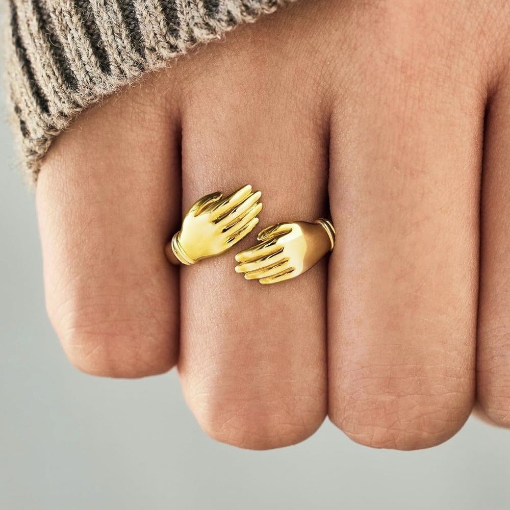 Oak & Ash Helga Hug Ring
